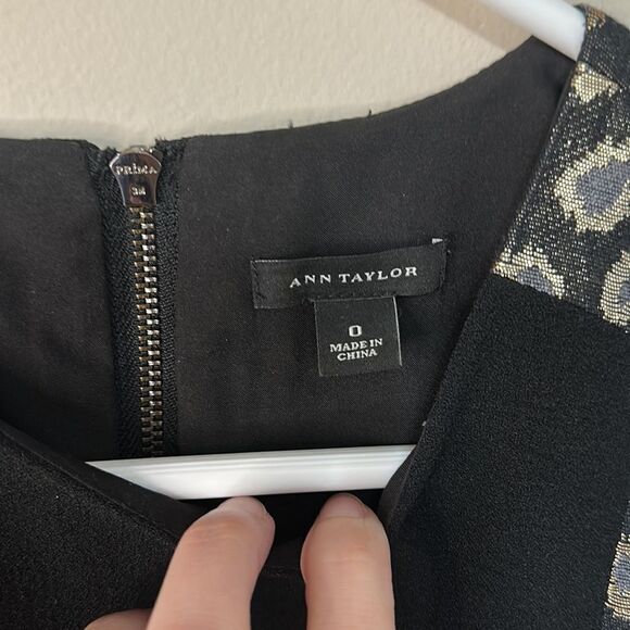 Beautiful Ann Taylor Fitted Dress ~Metallic Leopard Print - Picture 5 of 8